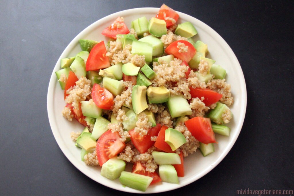 Ensalada de quinoa y aguacate